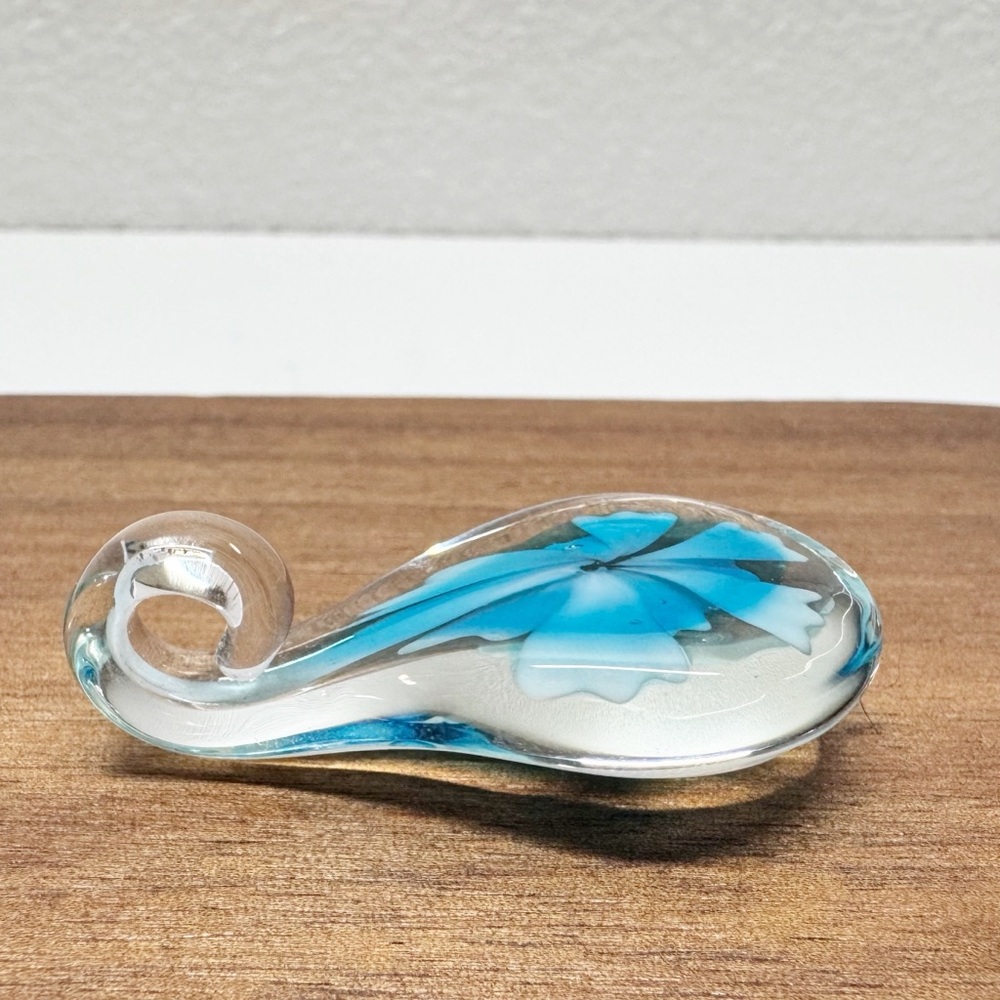 Hand Blown Floral Art Glass Tear Pendant - Picture 4 of 5